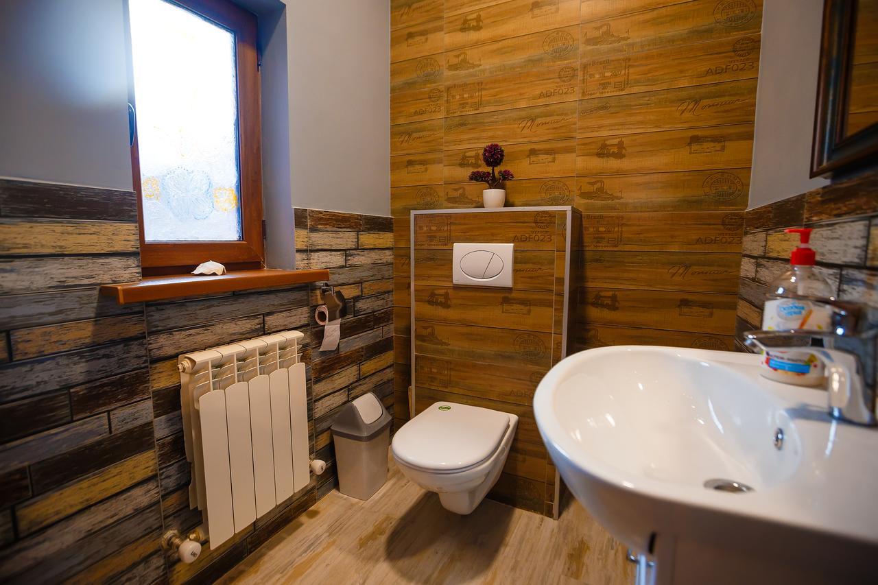 Mountain Road Hostel الماتي المظهر الخارجي الصورة