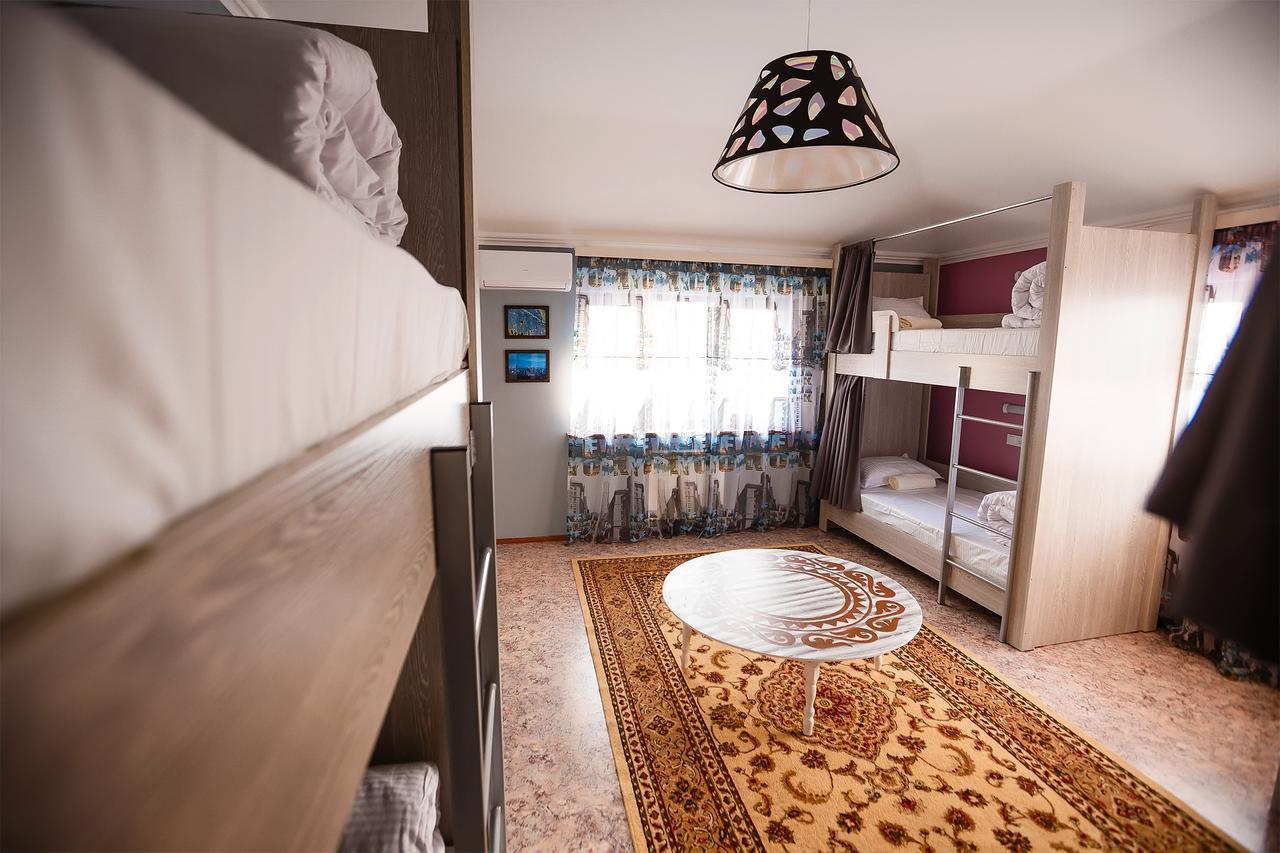 Mountain Road Hostel الماتي المظهر الخارجي الصورة