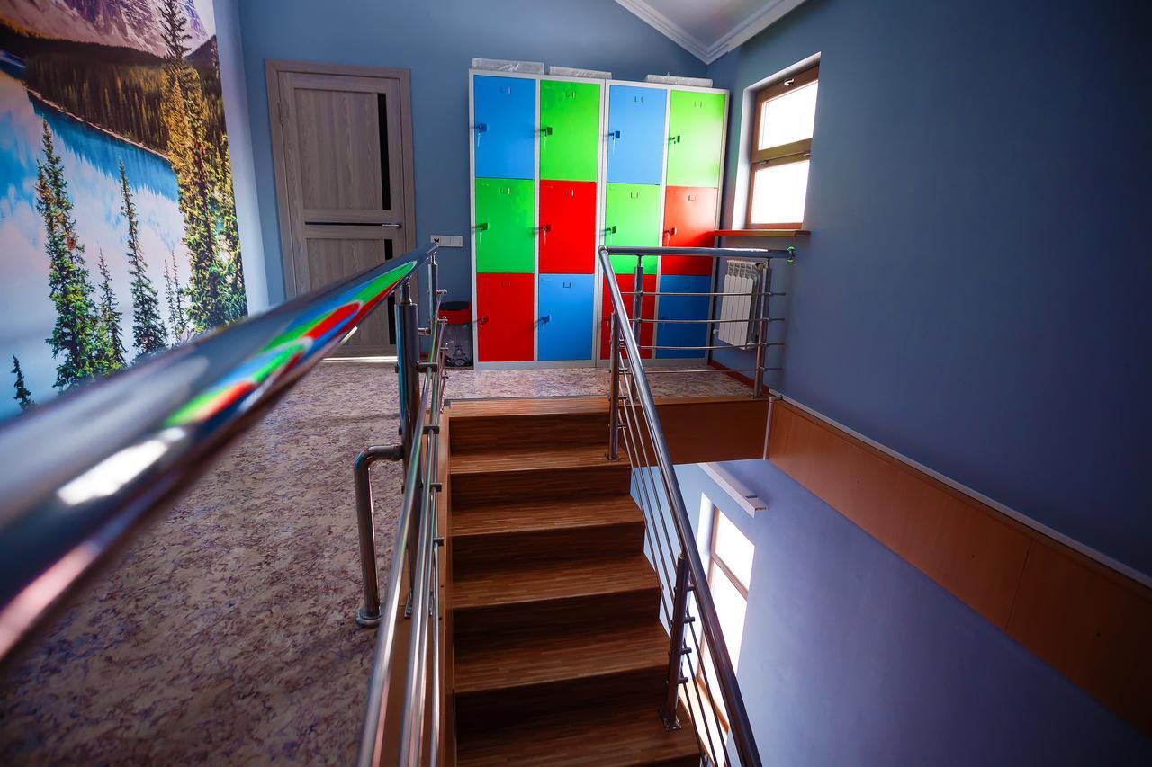 Mountain Road Hostel الماتي المظهر الخارجي الصورة