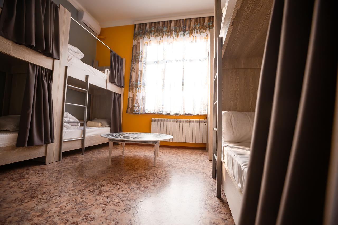 Mountain Road Hostel الماتي المظهر الخارجي الصورة