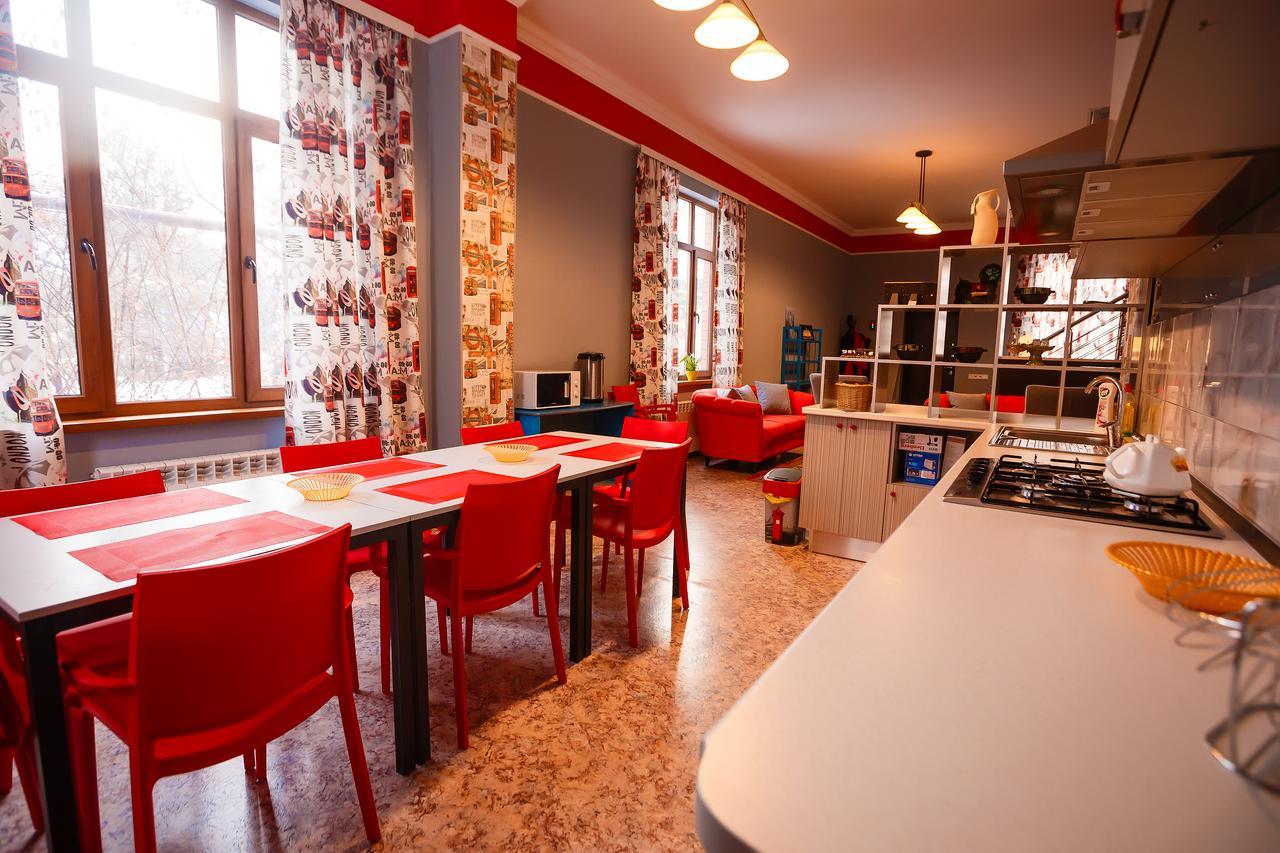 Mountain Road Hostel الماتي المظهر الخارجي الصورة