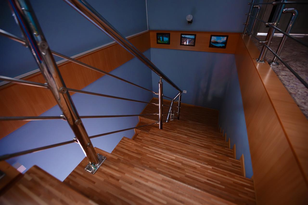 Mountain Road Hostel الماتي المظهر الخارجي الصورة