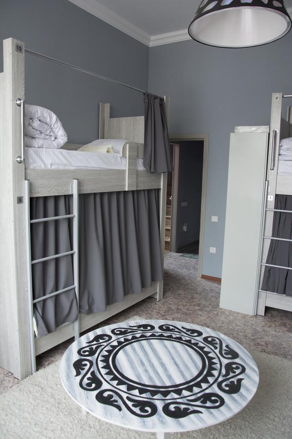 Mountain Road Hostel الماتي المظهر الخارجي الصورة